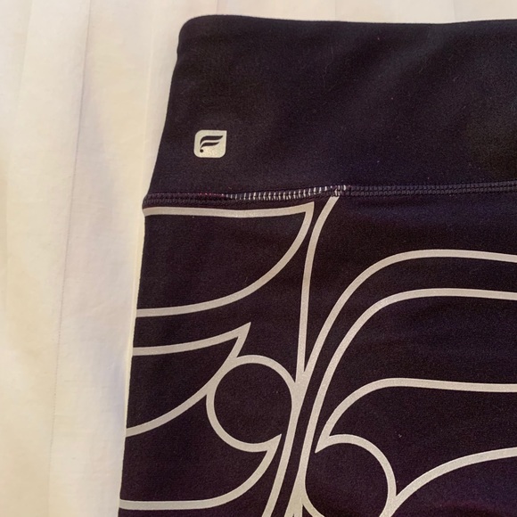Fabletics Women’s Active Capris - Picture 3 of 6